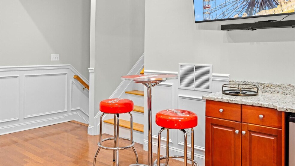 Building Photo - 15 Sumner Ave