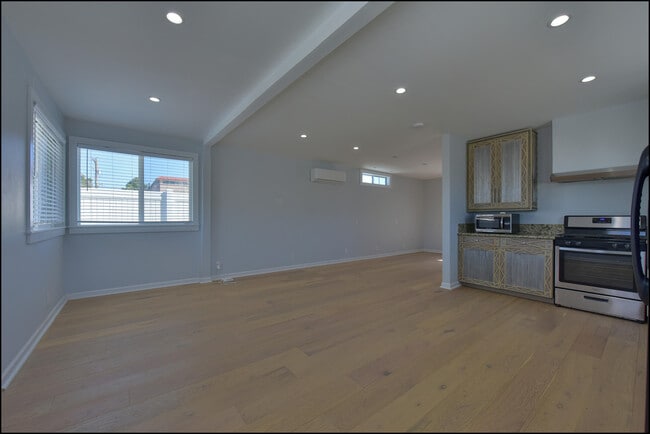 Building Photo - 4326 Manchester Ave