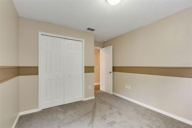 Building Photo - 2301 Paulette Dr