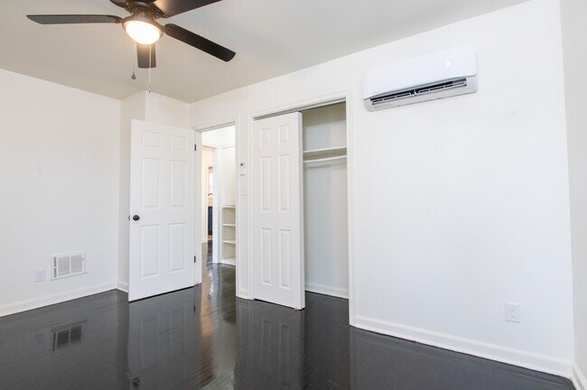 Building Photo - 802 N Minnesota St