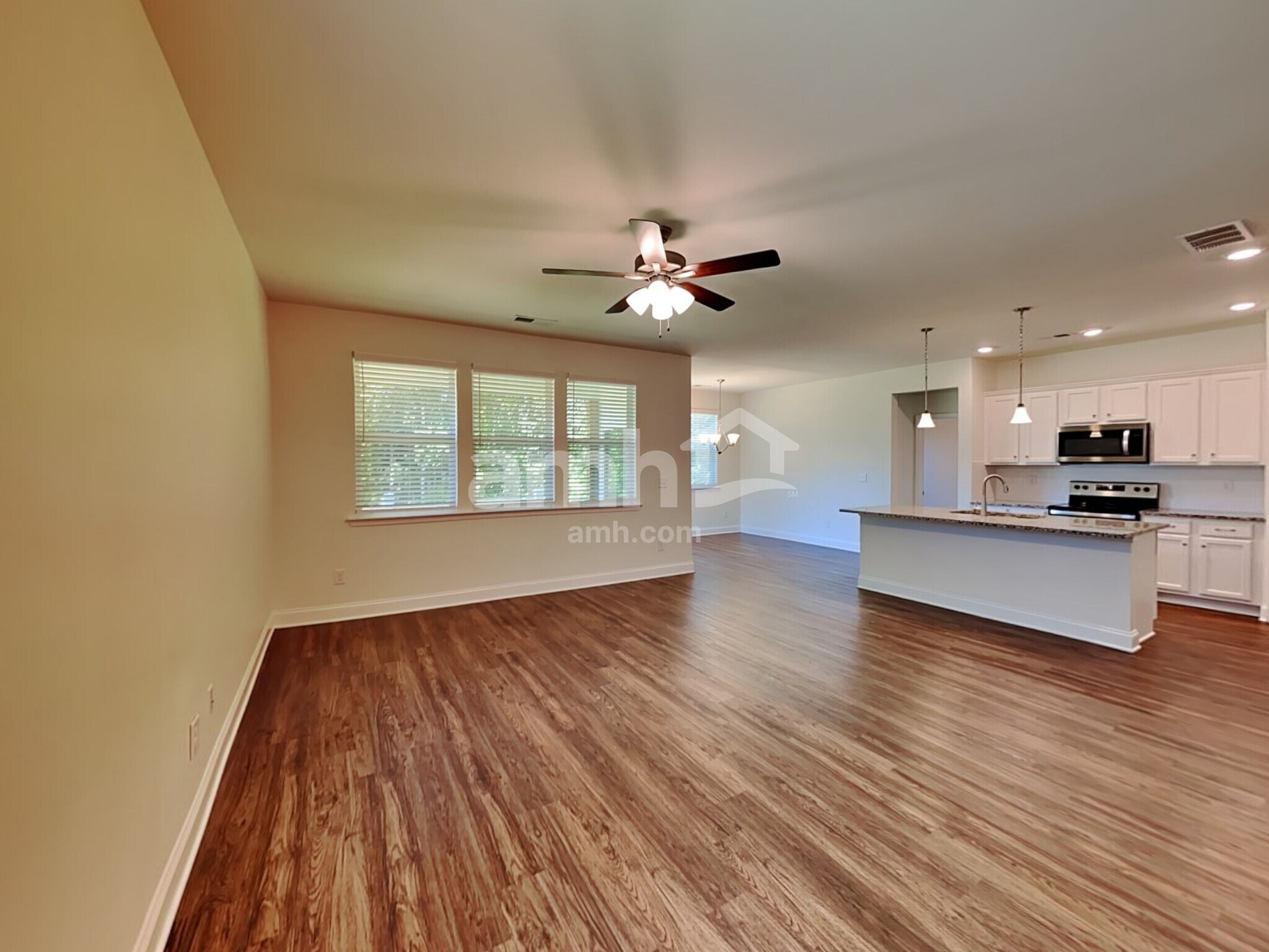 Building Photo - 598 Slew Dr