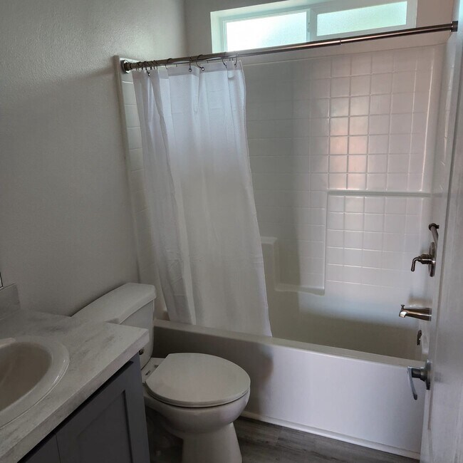 Building Photo - 1605 Walton St