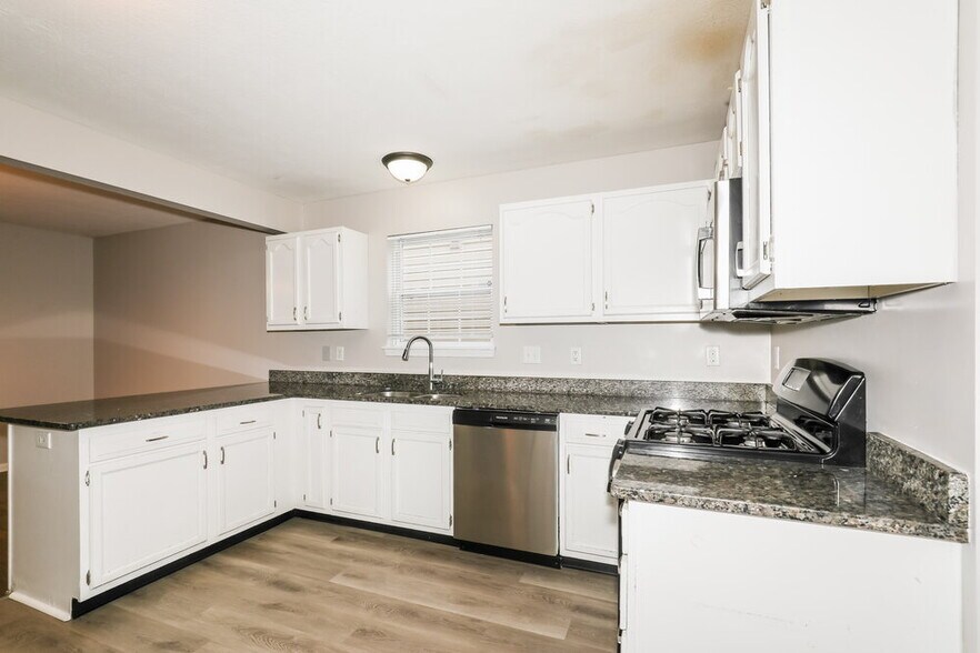 Building Photo - 5782 Dollar Forge Dr