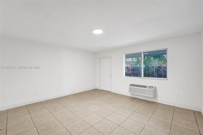 Building Photo - 30 SW 8th St