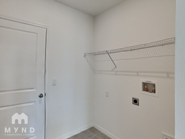 Building Photo - 6975 Faben Ln