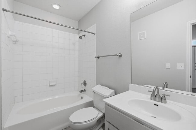 Building Photo - 508 Refugio St