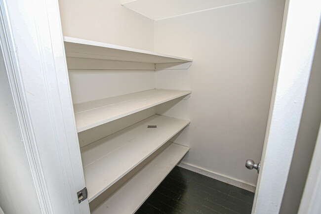 Building Photo - 1312 Putnam Ave