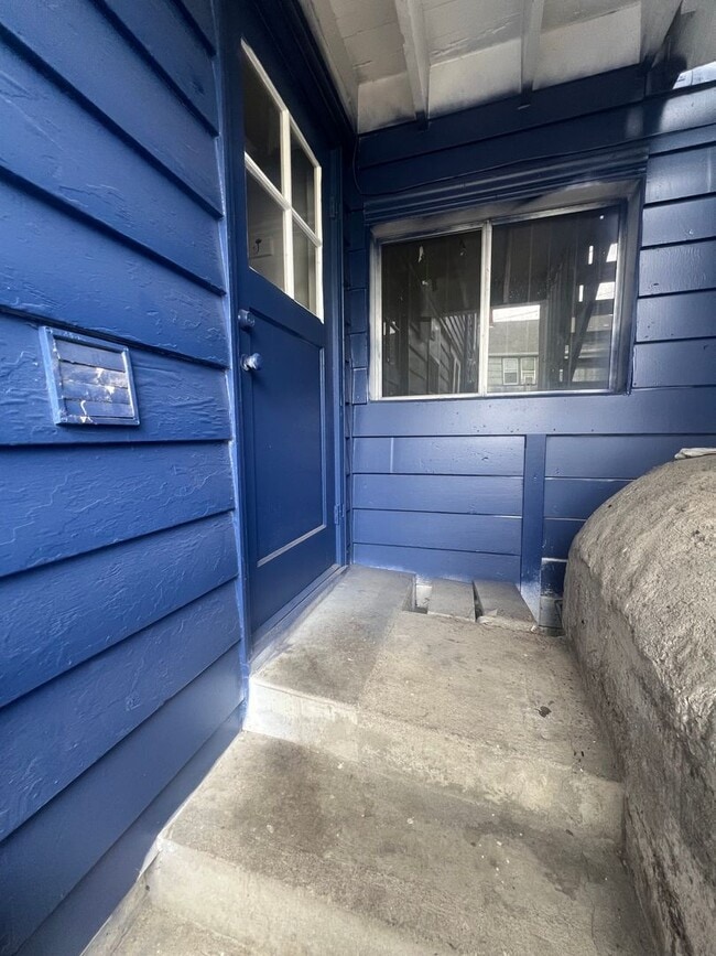 Building Photo - DwyW