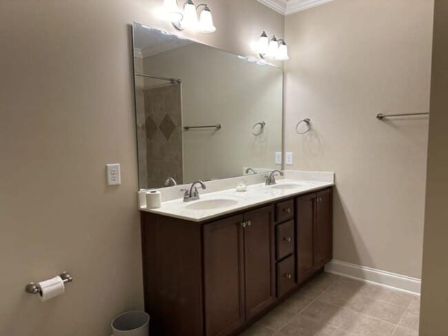 Building Photo - Condo in gated Anderson Creek Club!