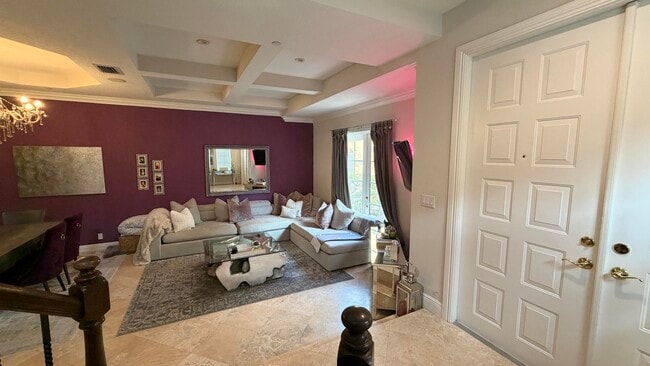 Building Photo - 210 NE 69th Cir