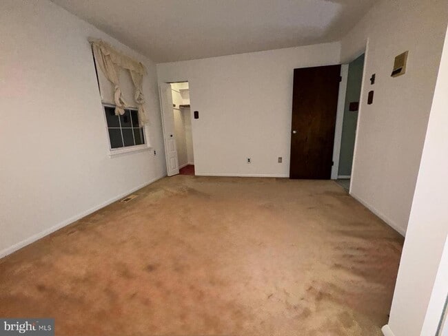 Building Photo - 4741 River Rd