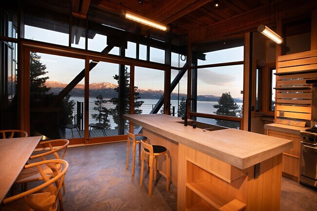 Building Photo - Architectural gem