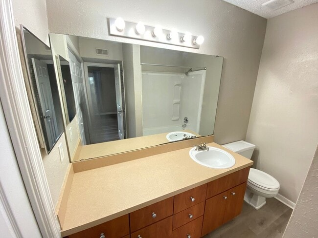 Building Photo - 435 Wymore Rd