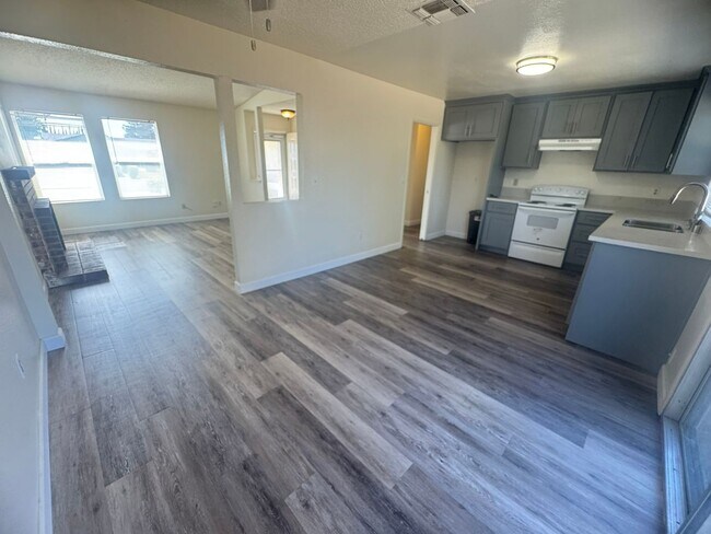 Building Photo - 7955 Deer Lake Dr