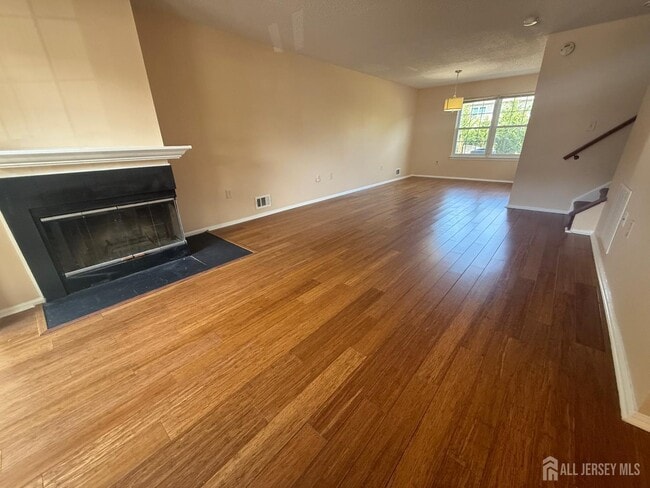 Building Photo - 425 Northam Dr