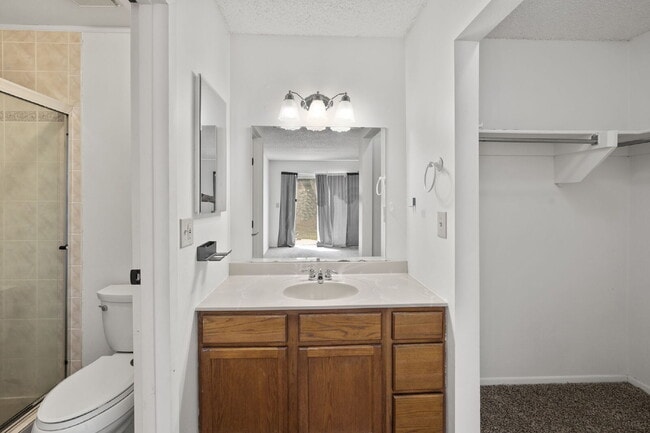 Building Photo - Close to Fort Carson and Cheyenne Mountain, 3 bedroom townhome with 2 car garage.