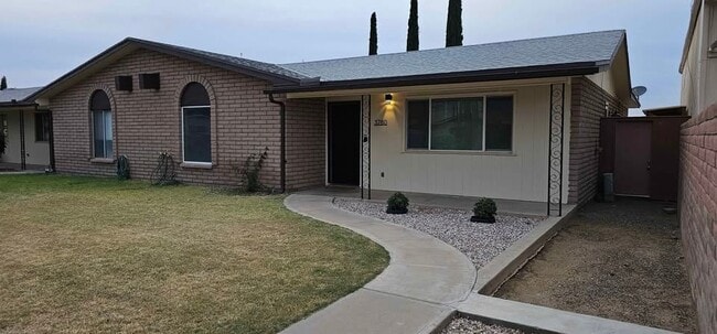 Building Photo - 3780 W Golf Course Rd
