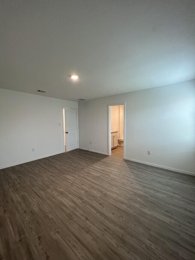 Building Photo - 13819 Llama Pl