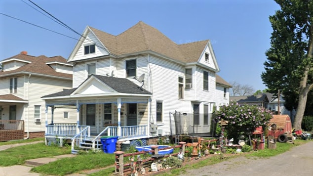 Building Photo - 407 E Center St