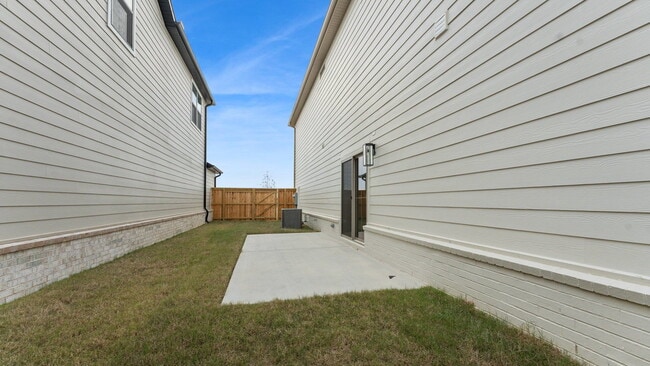 Building Photo - "Spacious 4-Bedroom Retreat with Fireplace on West Bronco Drive – Fayetteville's Hidden Gem!"