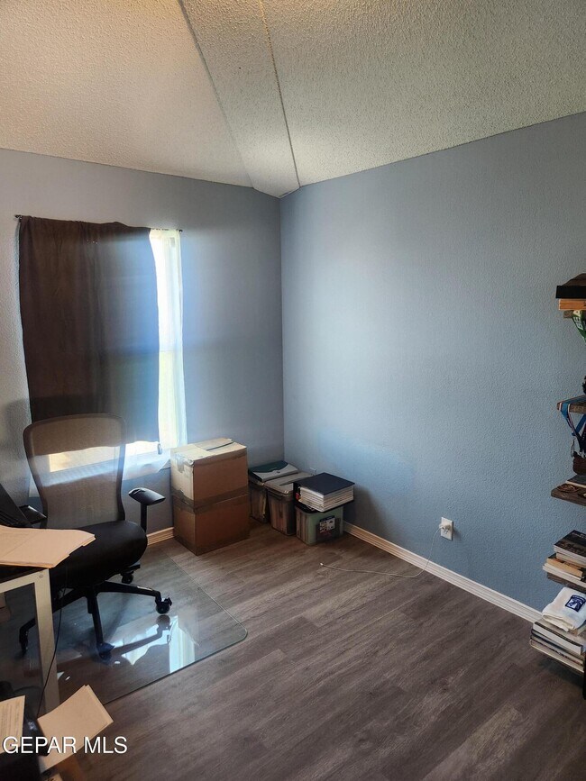 Building Photo - 3281 Emerald Point Dr