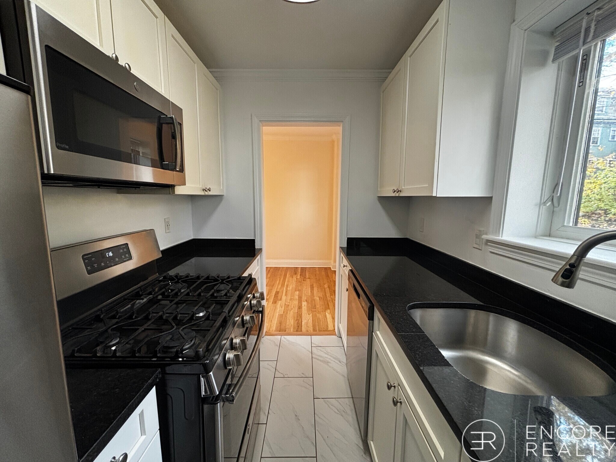 Building Photo - 105 Longwood Ave