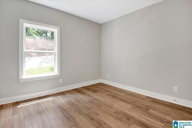 Building Photo - 725 Fallview Ct