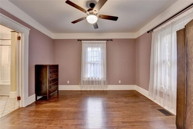 Building Photo - 309 S Columbia Dr