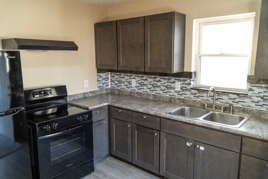 Building Photo - 412 E Market St