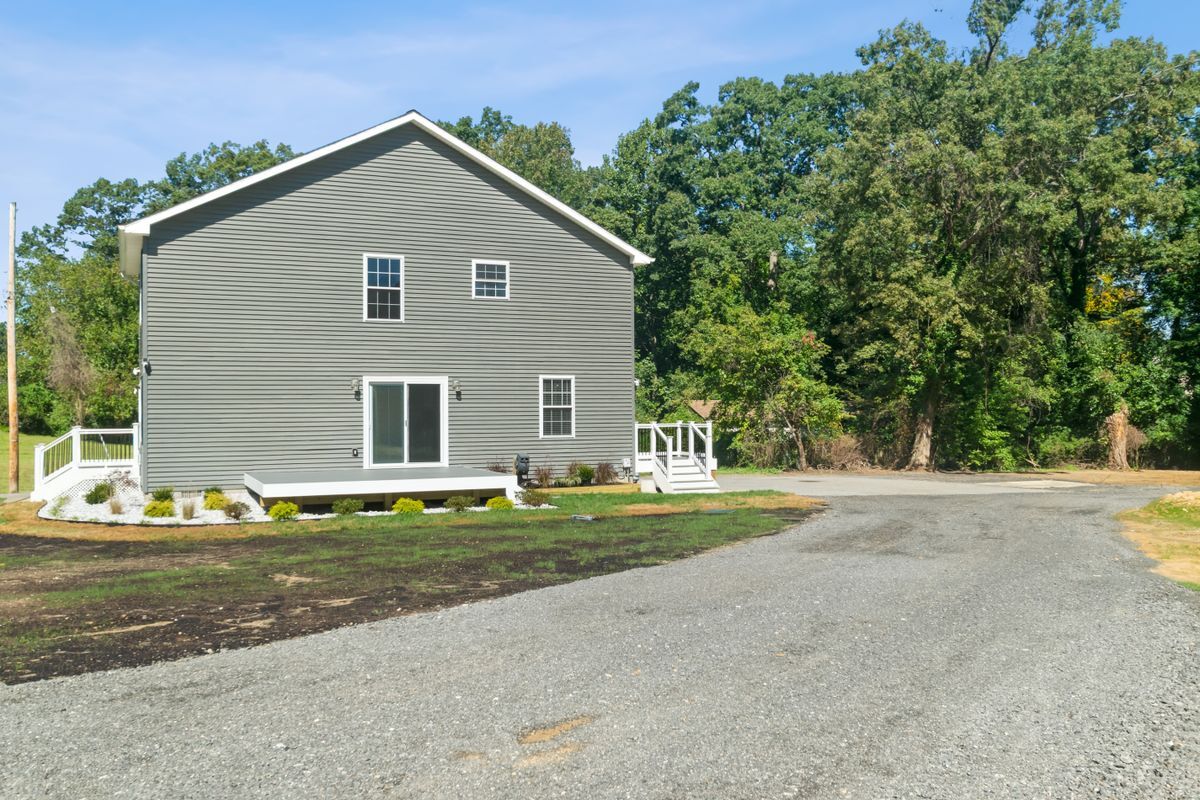 Building Photo - 680 Chestnut Springs Ln