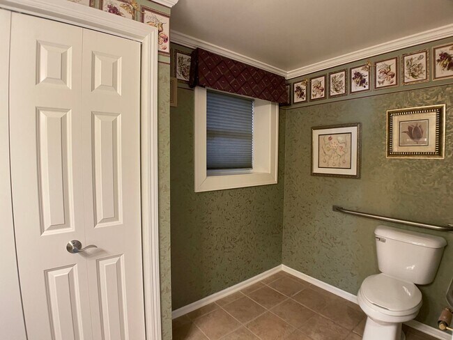 Building Photo - 4366 Prairie St SW