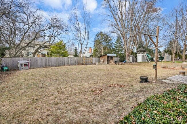 Building Photo - 310 Yosemite Trail