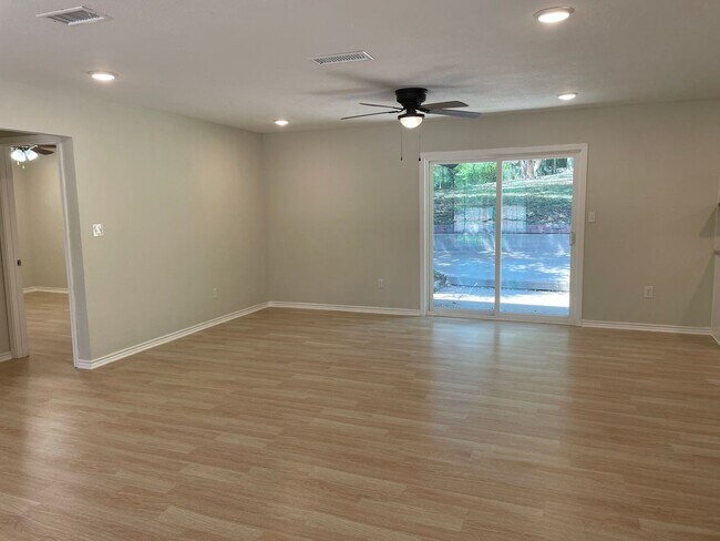 Building Photo - Application Received | Updated Single-Story 3 Bed, 2 Bath | Big Yard | Pet Restrictions