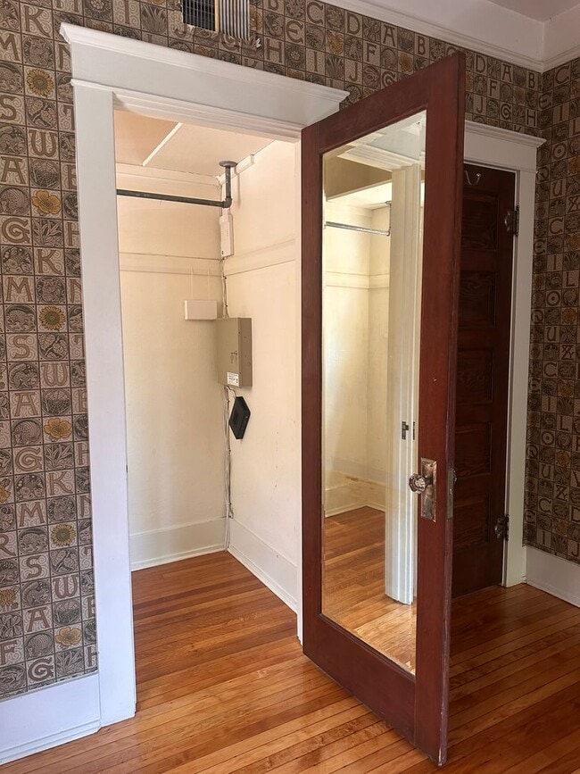 Building Photo - Meticulously Restored 1920s Craftsman on a Private, Hedged Lot | Pet Friendly!