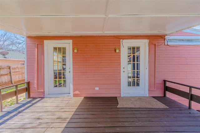 Building Photo - 600 NE 11th St