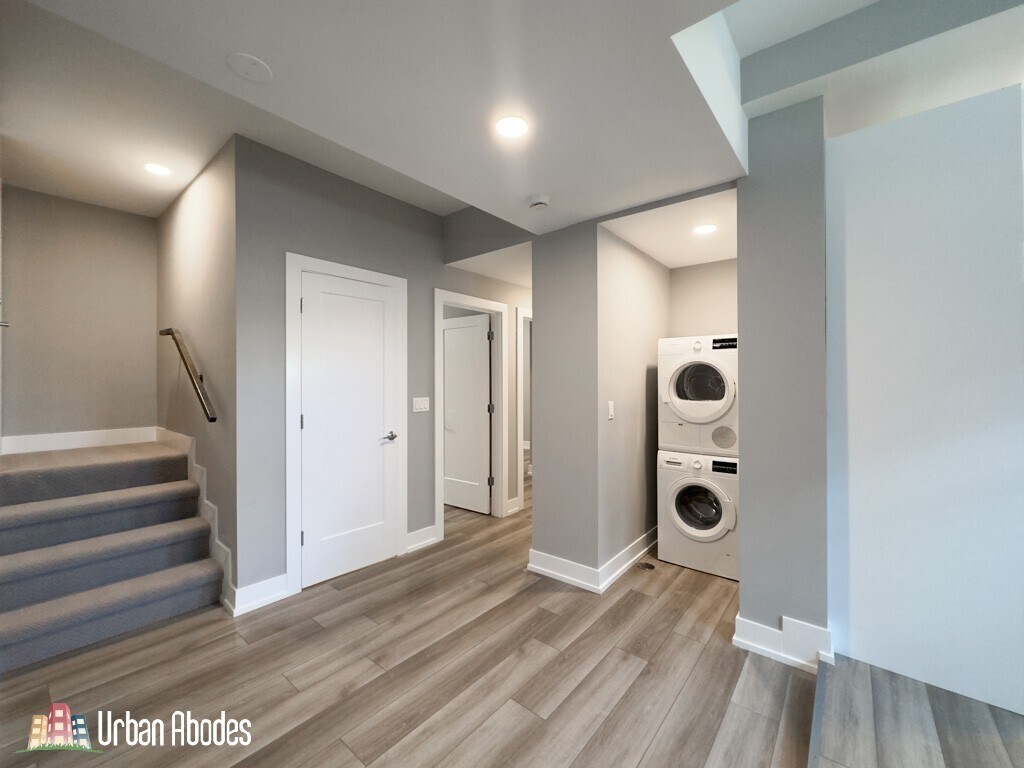 Building Photo - 3941 N Janssen Ave