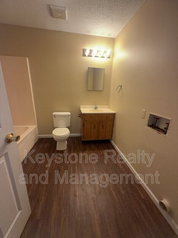 Building Photo - 1375 Thompsonville Ln