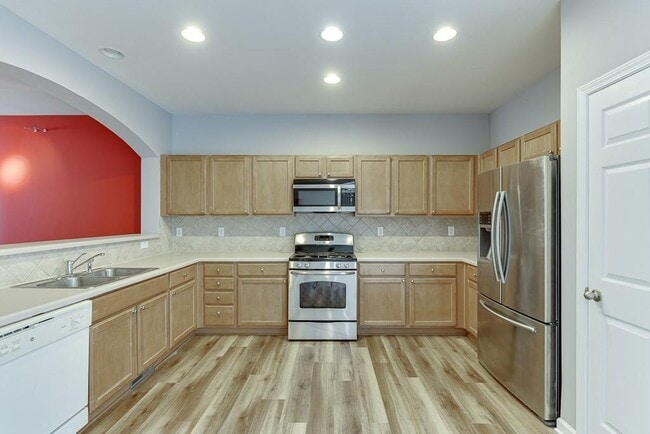 Building Photo - 805 Tulip Poplar Way