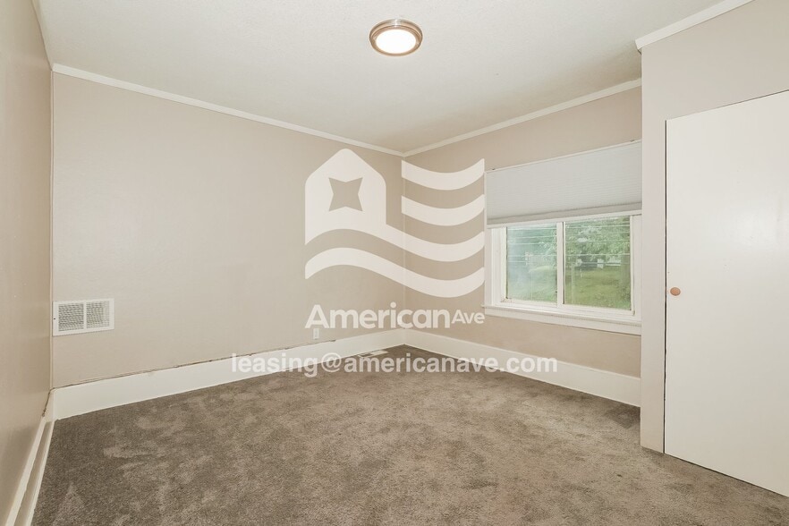 Building Photo - 691 Wooster Road North