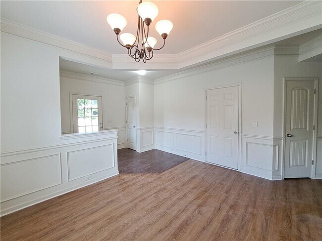 Building Photo - 867 Pine Ln