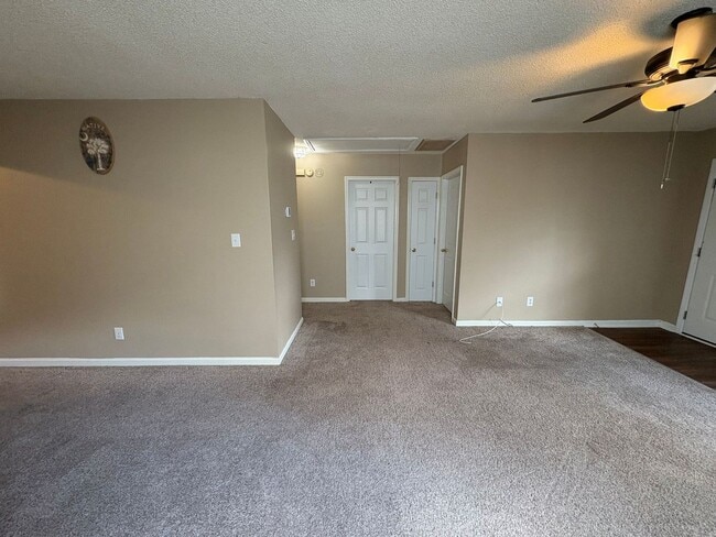 Building Photo - 2 Bed 2 Bath Condo Near Cherry Park