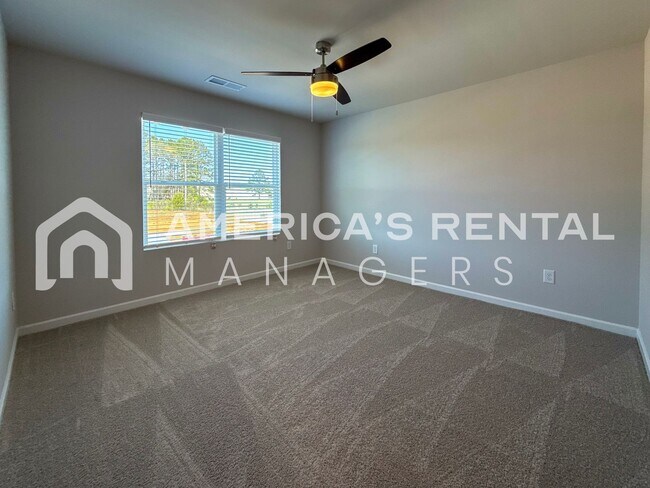 Building Photo - Home in Lincoln, AL for Rent! Available to View Now!