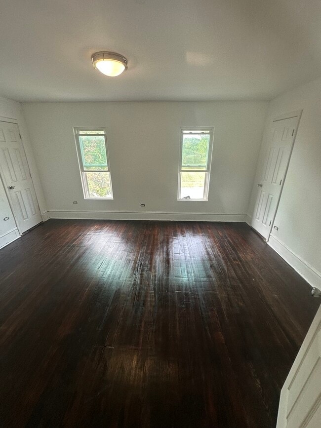 Building Photo - 746 N Schuyler Ave