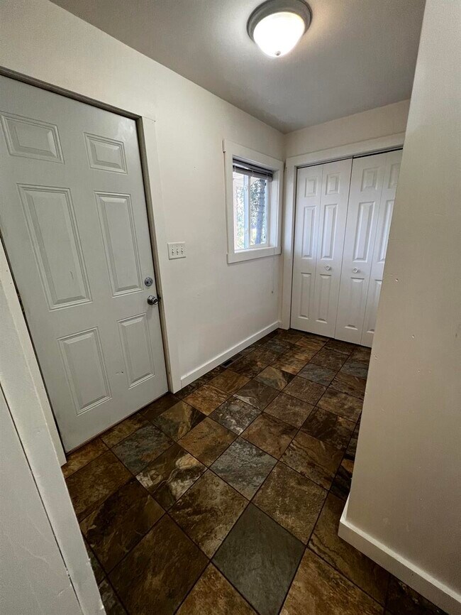 Building Photo - 9197 Cty J-Unit A