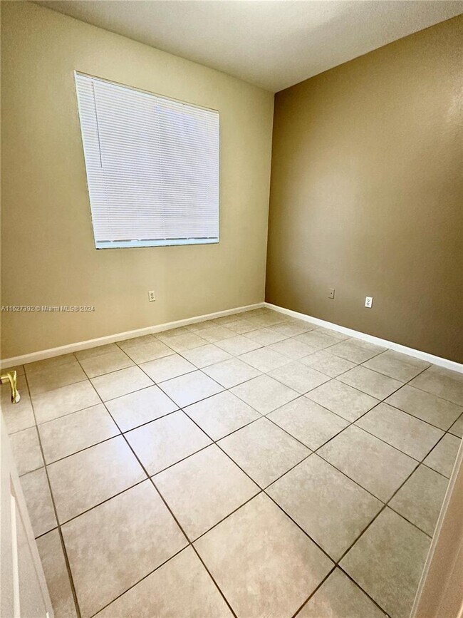 Building Photo - 21429 NW 13th Ct