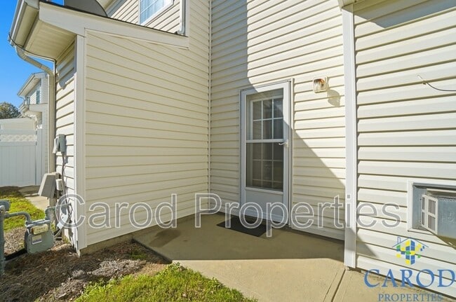 Building Photo - 3405 Broadwick St