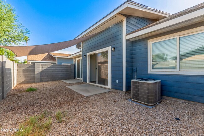 Building Photo - 505 N 16th Ave