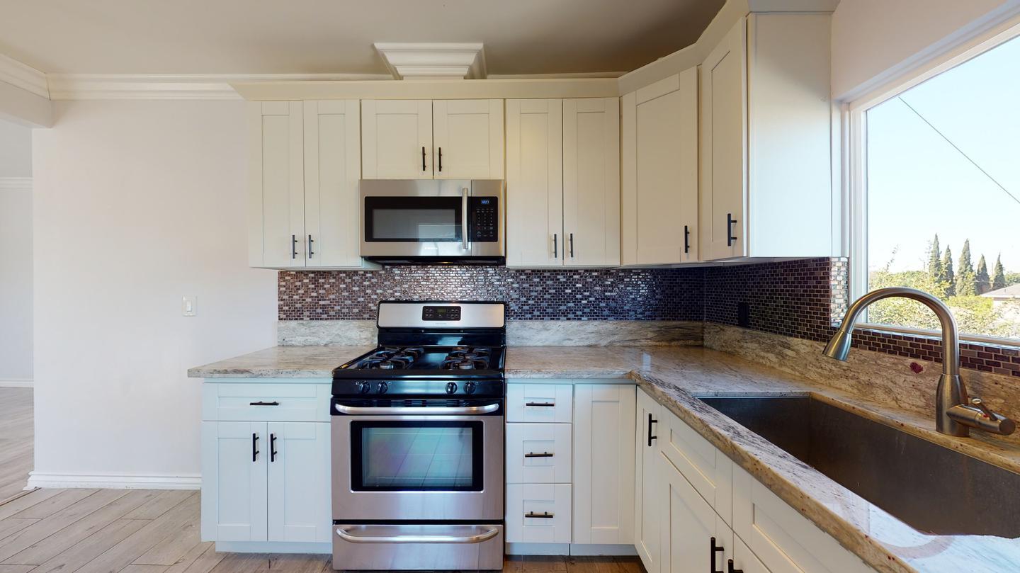 Building Photo - Modern & Spacious Home in East LA – Great Value and Prime Location!