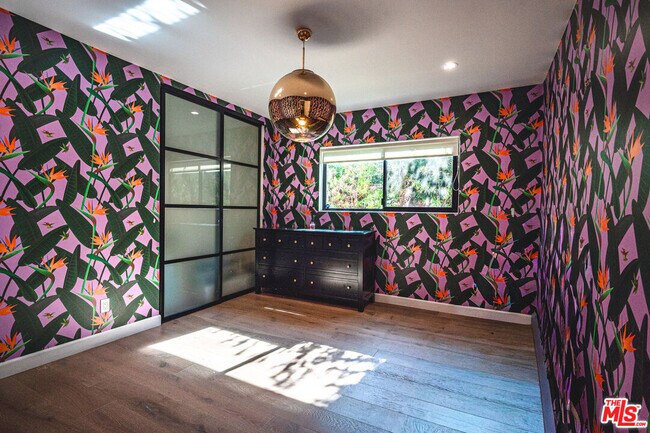 Building Photo - 3116 Beachwood Dr