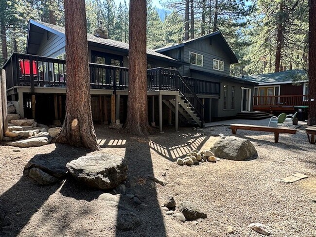 Building Photo - Lovely multi level home available now for ...